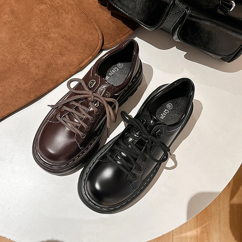 Damen Chunky-Plateau‑Schnürer im Derby‑Look mit profilierter Lug‑Sohle Drune