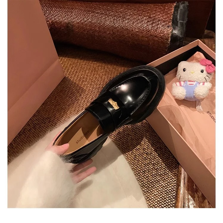 Damen Chunky Loafer mit Plateau-Profilsohle und goldener Zierspange Drune