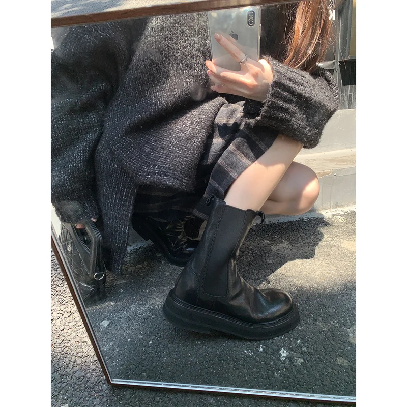 Damen Chunky Chelsea‑Boots aus Glattleder mit gezahnter Plateau‑Sohle und Zuglaschen Drune