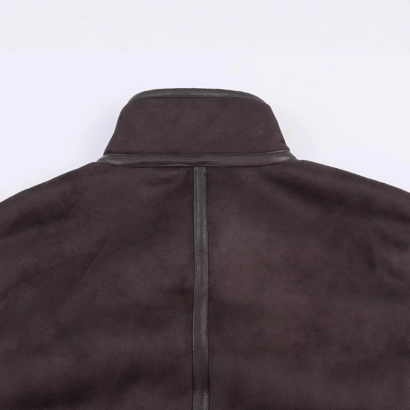 Herren Kurz geschnittene Lammfelljacke mit asymmetrischem Reißverschluss und Lederbesatz Drune
