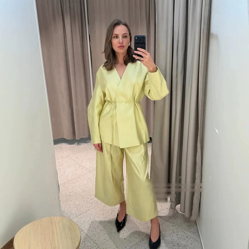 Damen Zweiteiliges Wickelblazer-Set mit Bindegürtel und hochgeschnittener weiter Plisseehose Drune