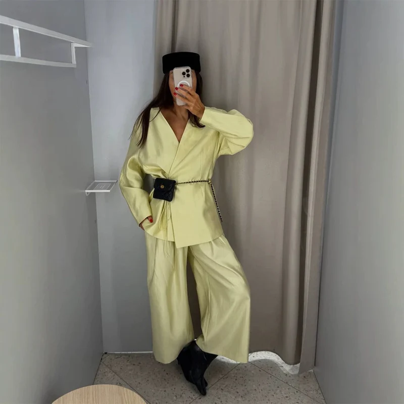Damen Zweiteiliges Wickelblazer-Set mit Bindegürtel und hochgeschnittener weiter Plisseehose Drune