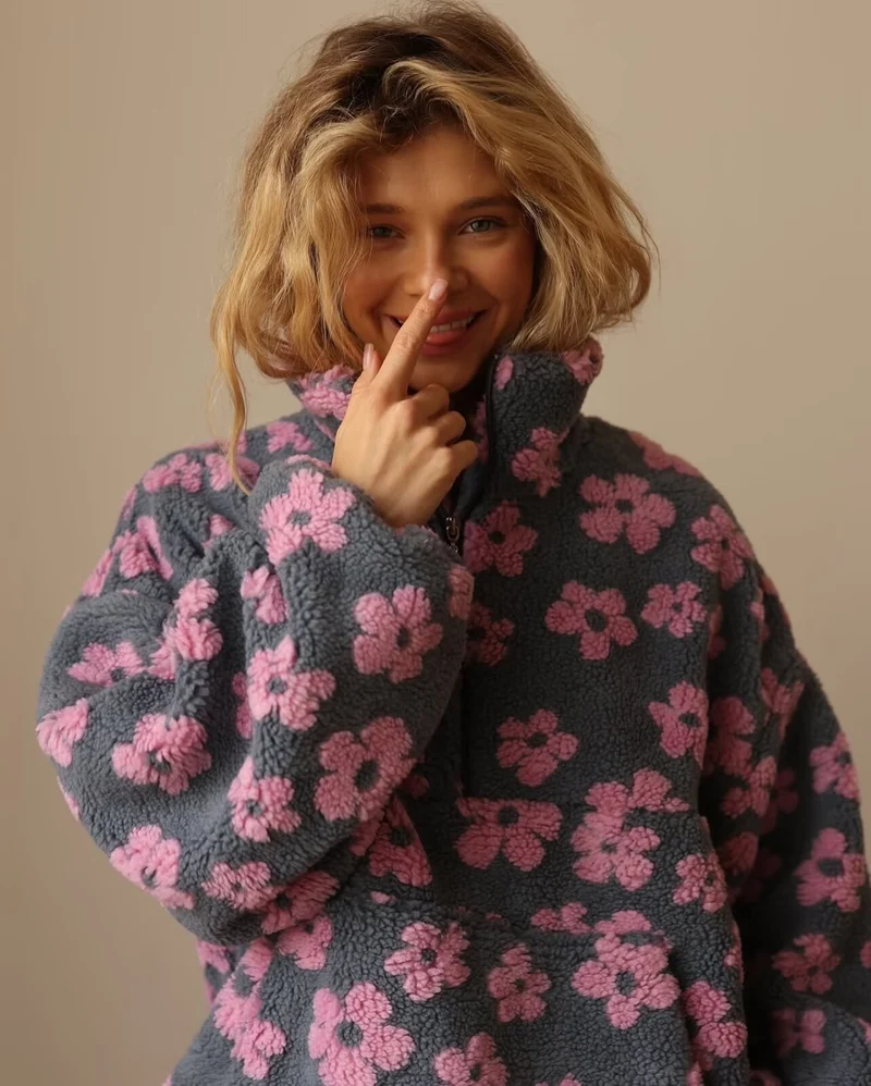 Damen Teddy-Fleece-Overheadjacke mit Stehkragen, Blumenrelief und Halbreißverschluss Drune