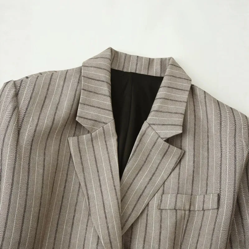 Damen Taillierter Nadelstreifen-Blazer mit Pattentaschen und Taillengürtel Drune