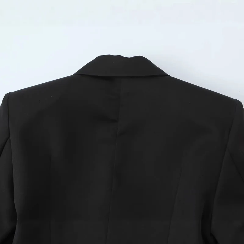 Damen Taillierter Kurzblazer mit asymmetrischem Schmuckverschluss und Pattentaschen Drune