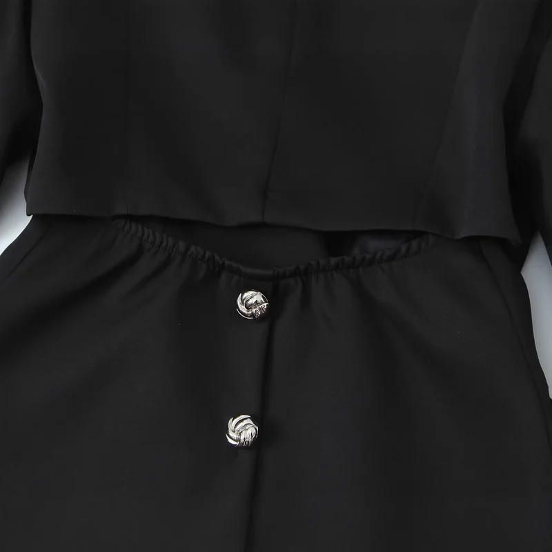 Damen Taillierter Kurzblazer mit asymmetrischem Schmuckverschluss und Pattentaschen Drune