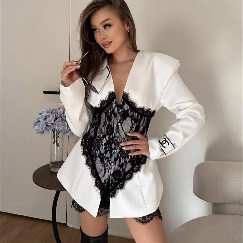 Damen Taillierter Blazer mit Spitzen-Korsettbesatz Drune