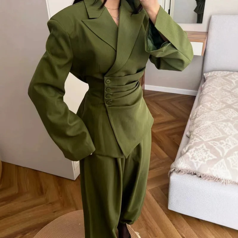 Damen Taillierter Blazer mit seitlichen Faltenbändern und asymmetrischer Knopfleiste Drune