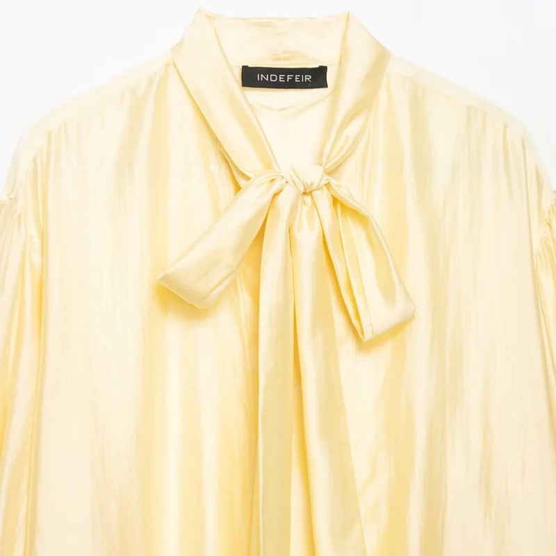 Damen Seidige Bluse mit Schleifenkragen und Ballonärmeln Drune