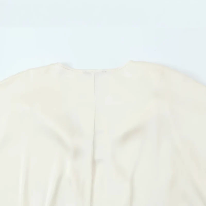 Damen Satinbluse mit tiefem Wickel-V-Ausschnitt, elastischem Saum und Ballonärmeln Drune