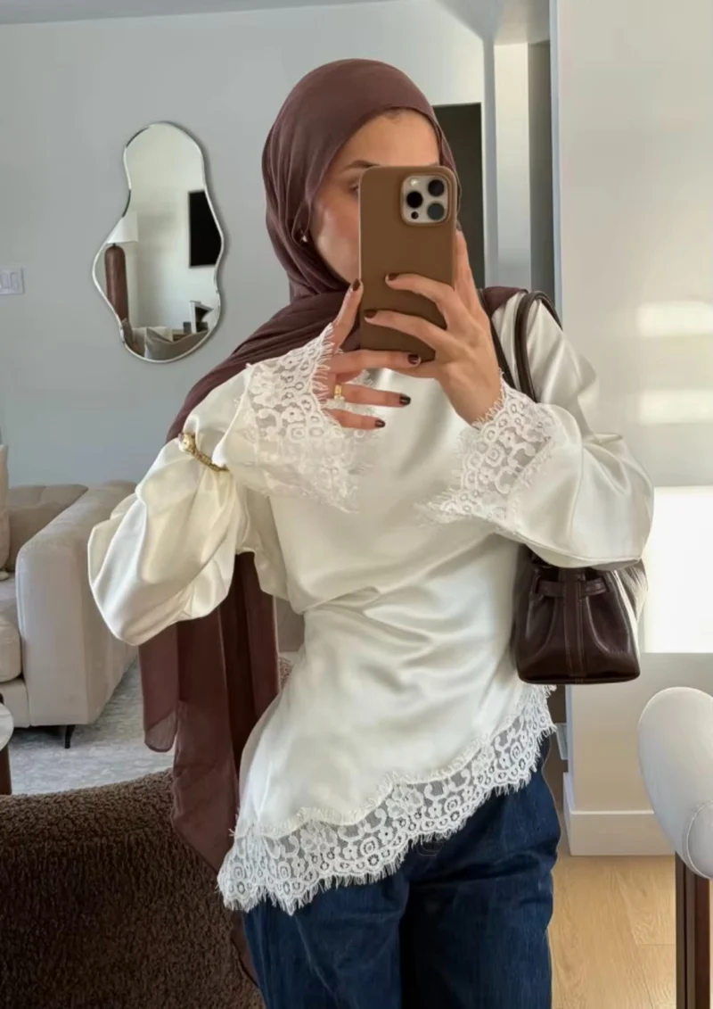 Damen Satinbluse mit Spitzenbesatz, Scallop-Saum und weitem Ärmel Drune