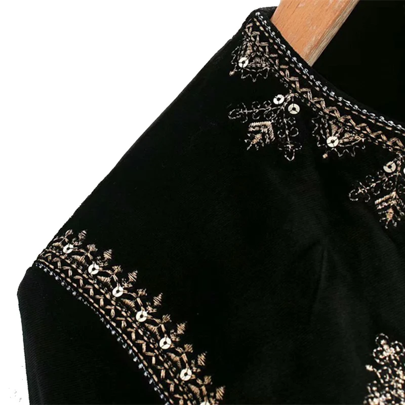 Damen Samt-Kurzjacke mit ornamentaler Perlen- und Zierstickerei Drune