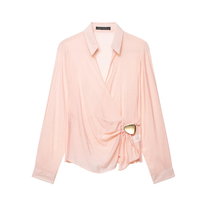 Damen Wickelbluse aus seidigem Crêpe mit Drapierung, tiefem V‑Ausschnitt und goldem Zierknopf Drune