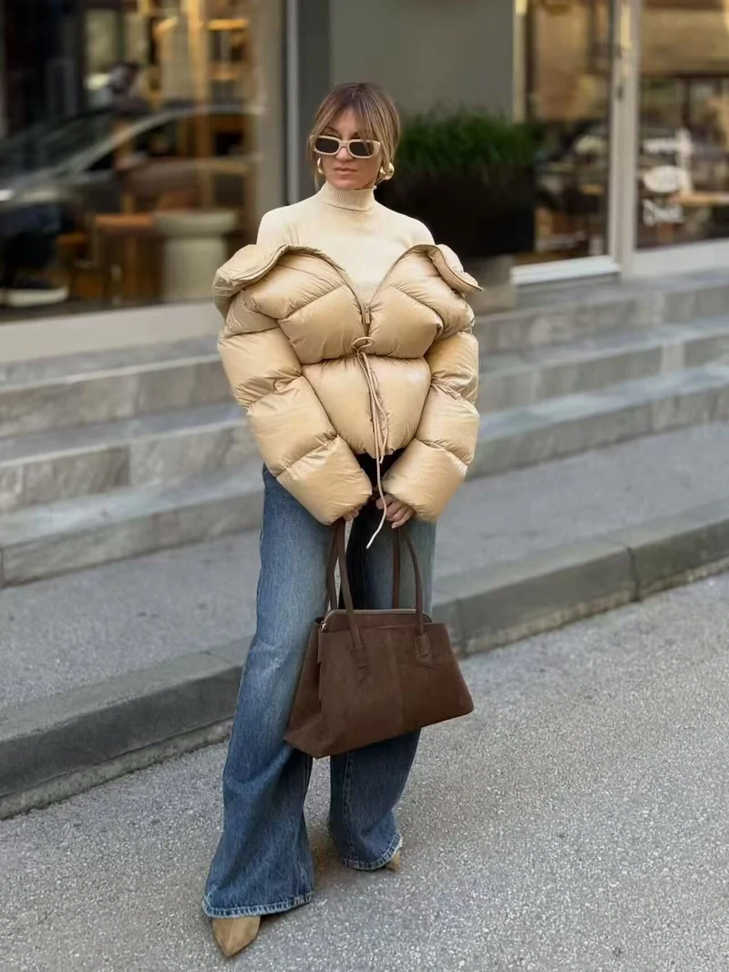 Damen Kurzsteppjacke im Carmen‑Look mit Tunnelzug‑Taillierung und voluminösen Ärmeln Drune