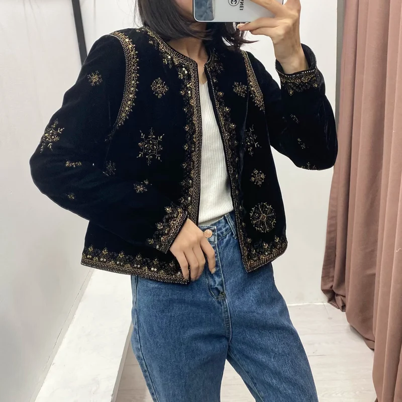 Damen Kurzsametjacke mit filigraner Metallstickerei und Perlenbesatz Drune