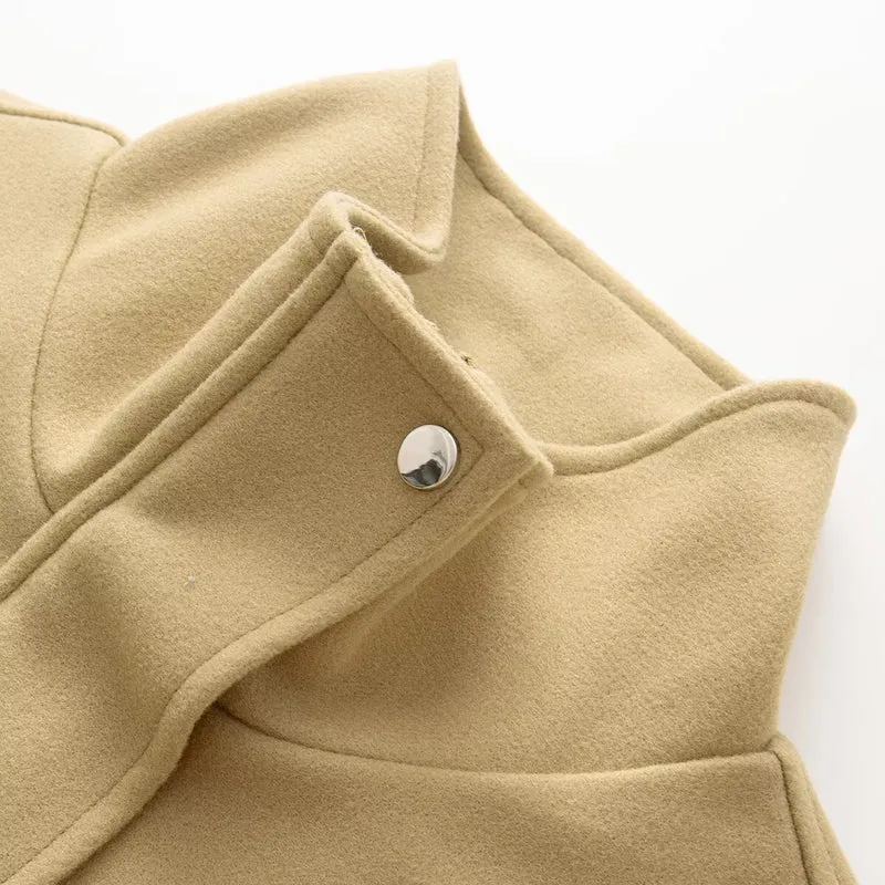 Damen Kurzjacke mit Tunnelzug, hohem Stehkragen und aufgesetzten Pattentaschen Drune