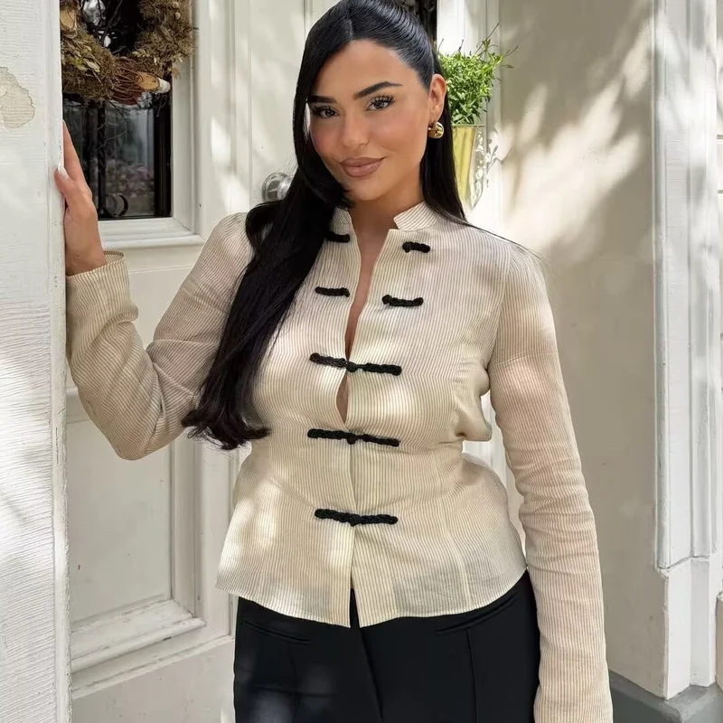 Damen Kurzjacke mit Stehkragen, chinesischen Kordelverschlüssen und Nadelstreifen Drune