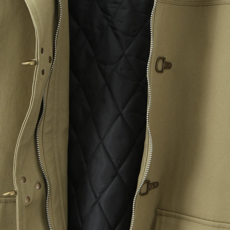 Damen Kurzjacke mit Knebelverschlüssen und kontrastierendem Hemdkragen Drune