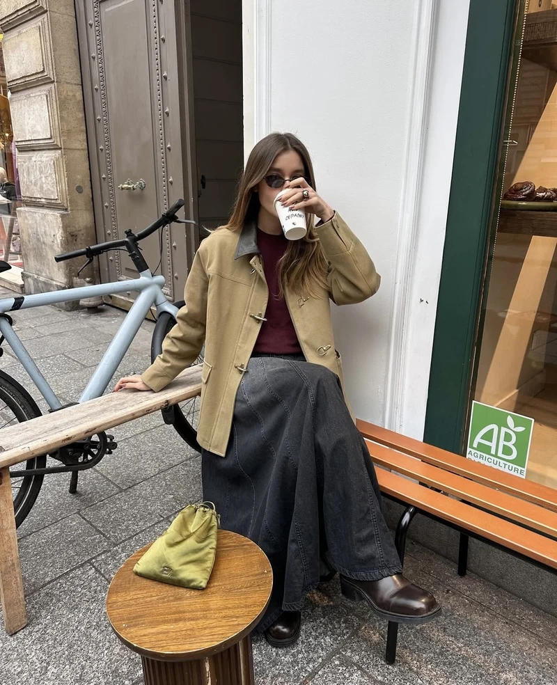 Damen Kurzjacke mit Knebelverschlüssen und kontrastierendem Hemdkragen Drune