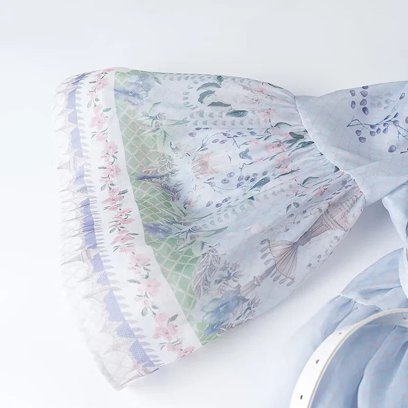 Damen Maxikleid im Vintage‑Print mit Stehkragen, Glockenärmeln und Taillengürtel Drune