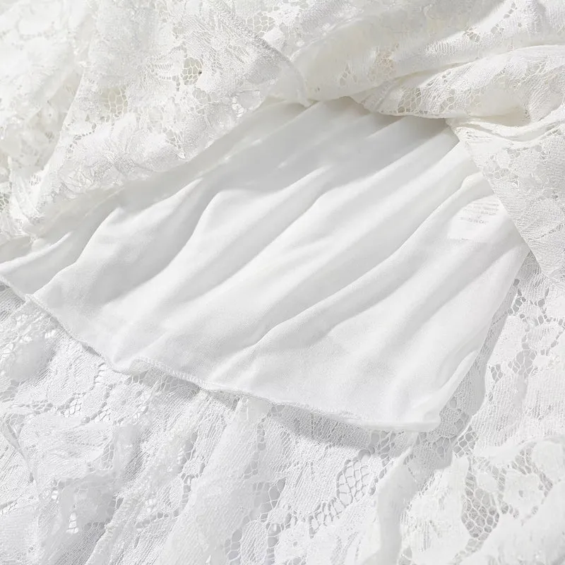 Damen Maxikleid aus floraler Spitze mit hohem Stehkragen und Glockenärmeln Drune