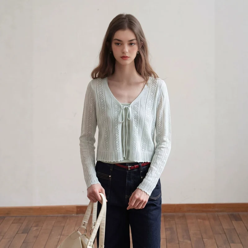 Damen Leichter gehäkelter Kurzcardigan mit V‑Ausschnitt, Bindeband und Ajourmuster Drune