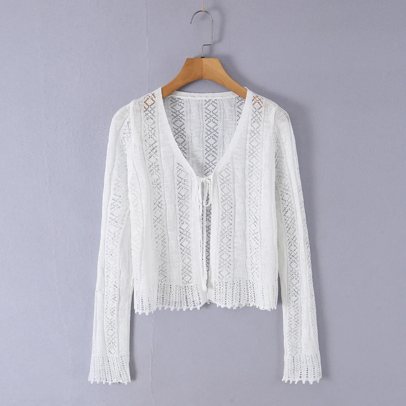 Damen Leichter gehäkelter Kurzcardigan mit V‑Ausschnitt, Bindeband und Ajourmuster Drune