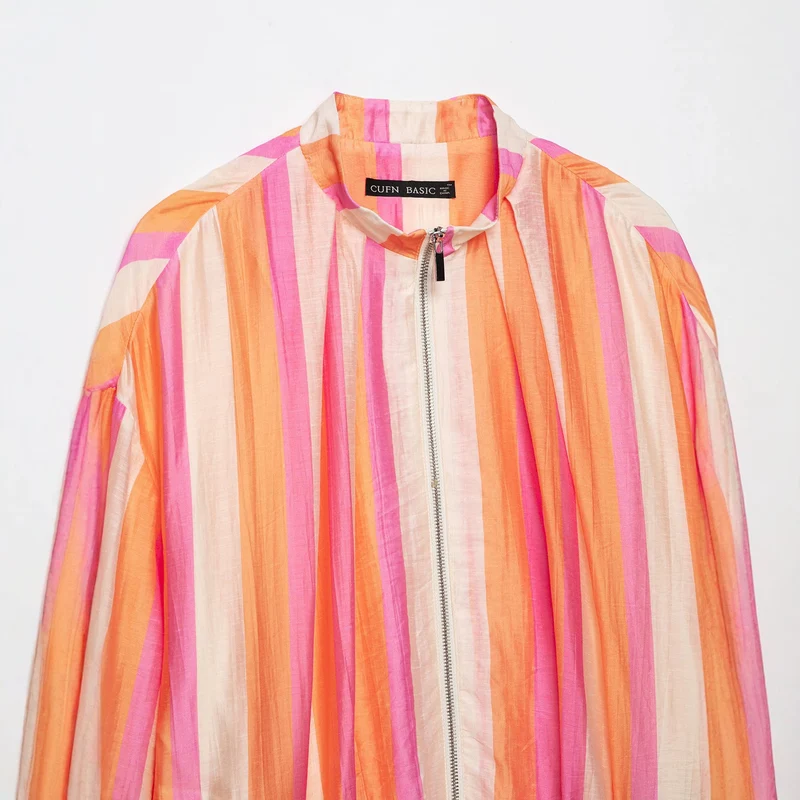 Damen Leichte gestreifte Cropped-Bomberjacke aus transparentem Crêpe mit Ballonärmeln Drune
