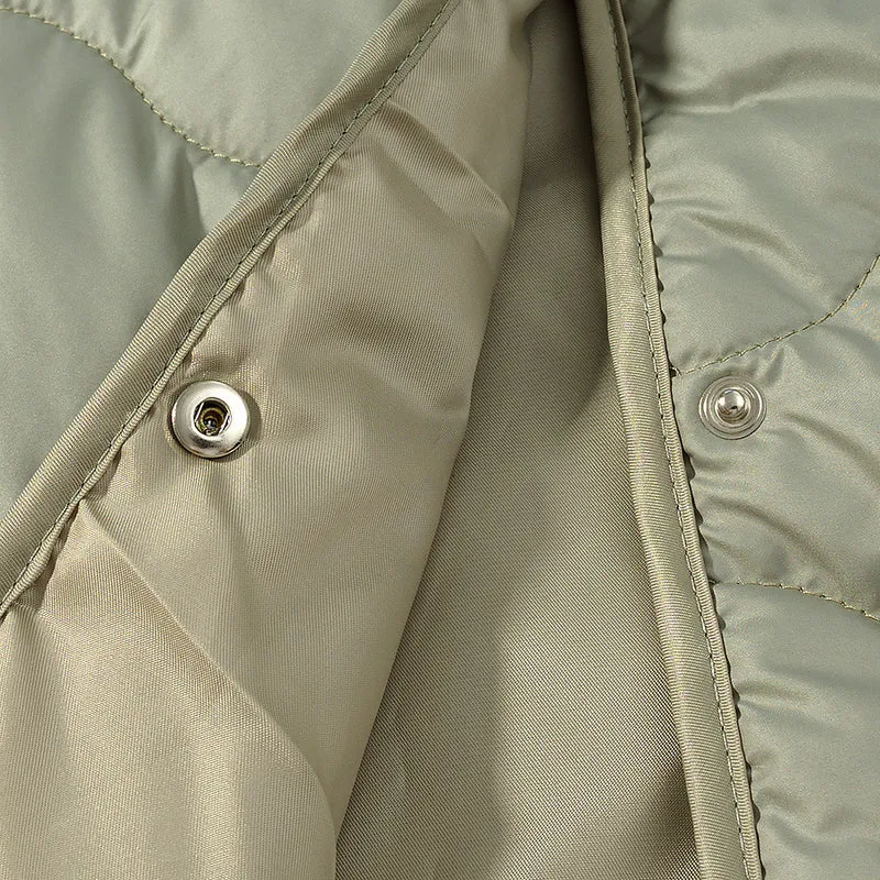 Damen Leichte gesteppte Jacke mit Rundhalsausschnitt, Steppwellen und Druckknöpfen Drune