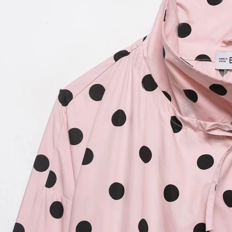 Damen Leichte gepunktete Anorakjacke im Cropped-Boxy-Schnitt mit Tunnelzug und hohem Kragen Drune