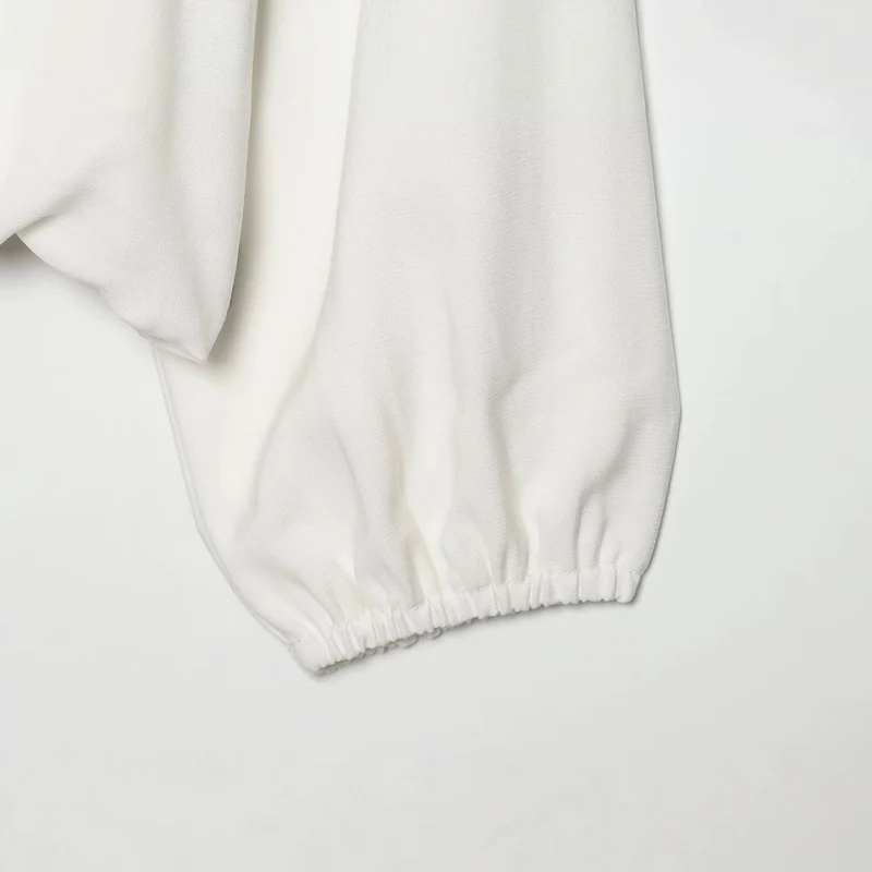 Damen Leichte Cropped-Windjacke im Boxy‑Schnitt mit hohem Funnelkragen und Ärmel-Pattentaschen Drune