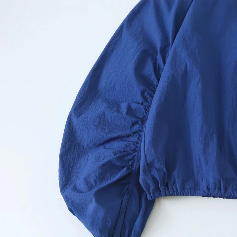 Damen Leichte Cropped-Übergangsjacke mit Stehkragen, weiten Raglanärmeln und Tunnelzug Drune