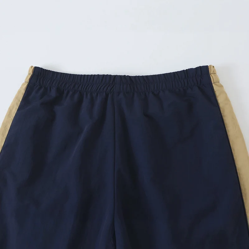 Damen Leichte Cropped-Übergangsjacke mit Funnelkragen, Kontrast-Einsätzen und Tunnelzug Drune