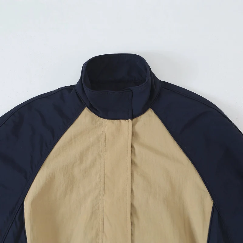 Damen Leichte Cropped-Übergangsjacke mit Funnelkragen, Kontrast-Einsätzen und Tunnelzug Drune