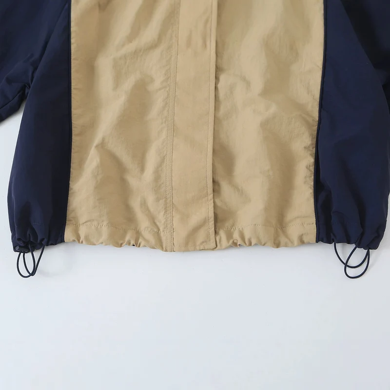 Damen Leichte Cropped-Übergangsjacke mit Funnelkragen, Kontrast-Einsätzen und Tunnelzug Drune