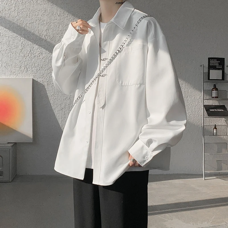 Unisex Oversize Hemdjacke im minimalistischen Utility-Look mit Brusttasche und verdeckter Knopfleiste Drune