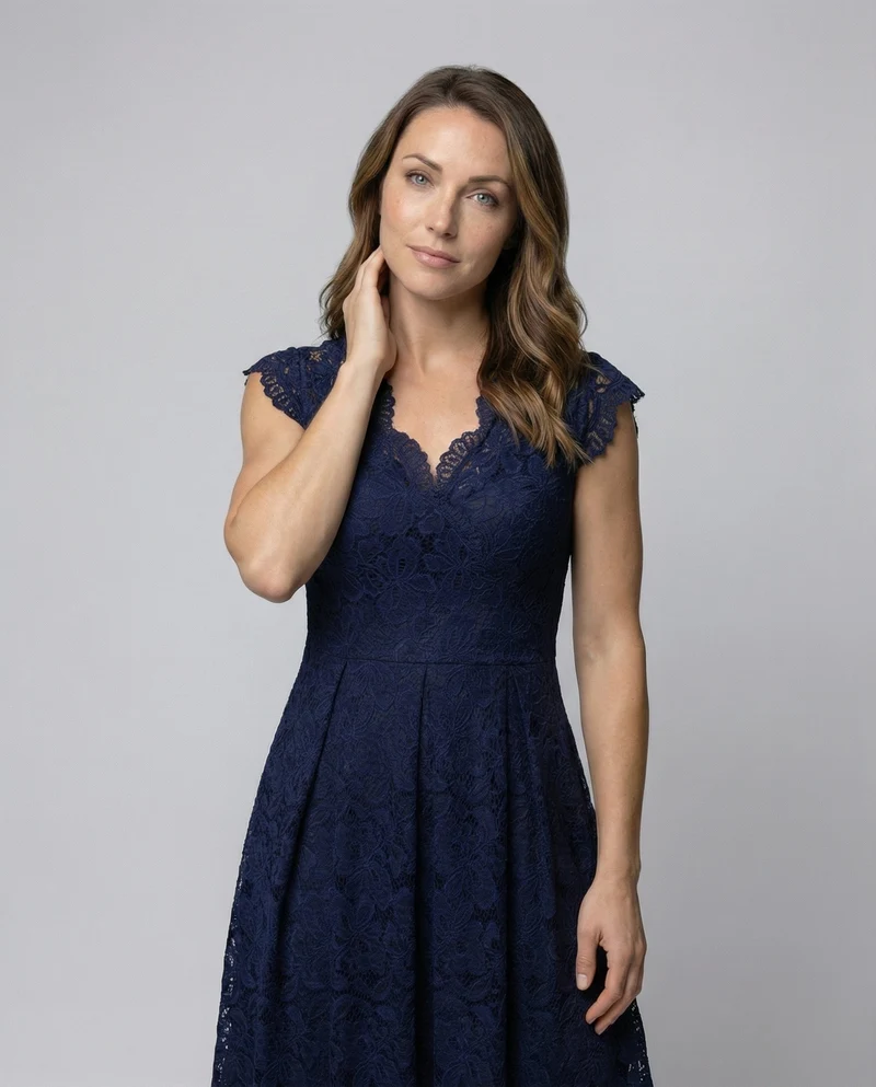 Damen knieumspielendes Spitzenkleid mit Tellerrock