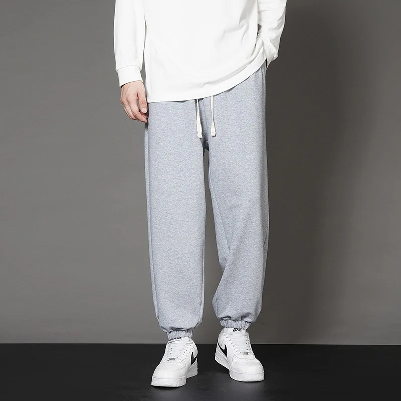 Herren Weite Relax-Jogginghose mit Kordelbund, geradem Beinverlauf & elastischen Bündchen Drune