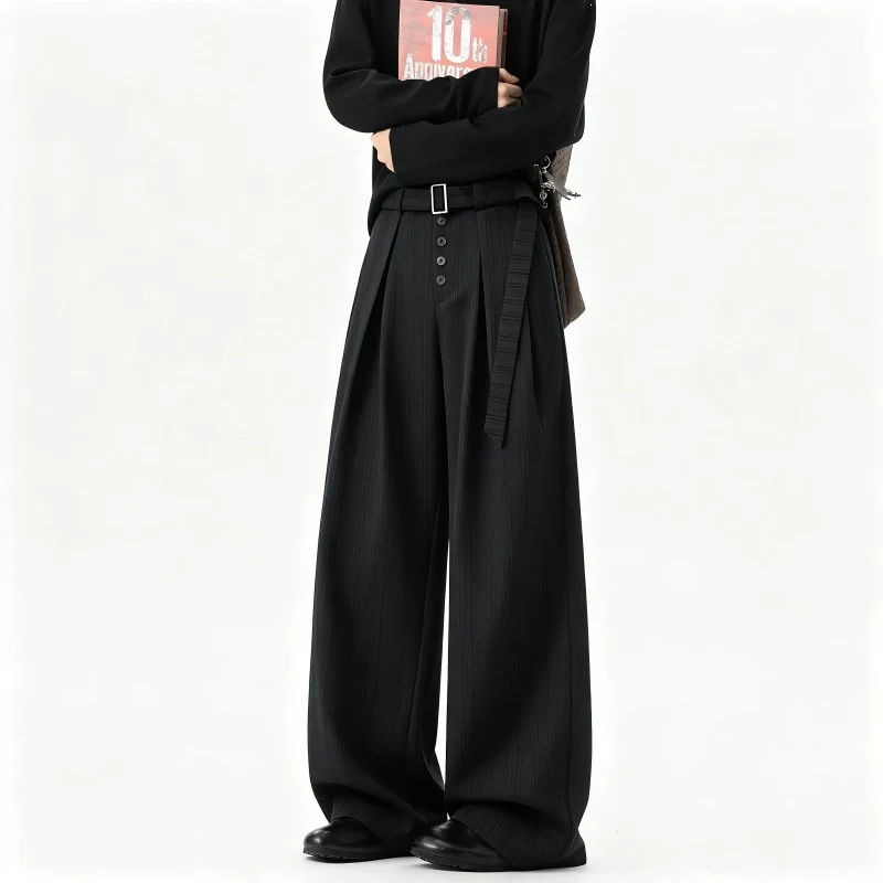 Herren Weite Nadelstreifen-Hose im Baggy‑Cut mit hoher Taille, Falten und Zierknopfleiste Drune