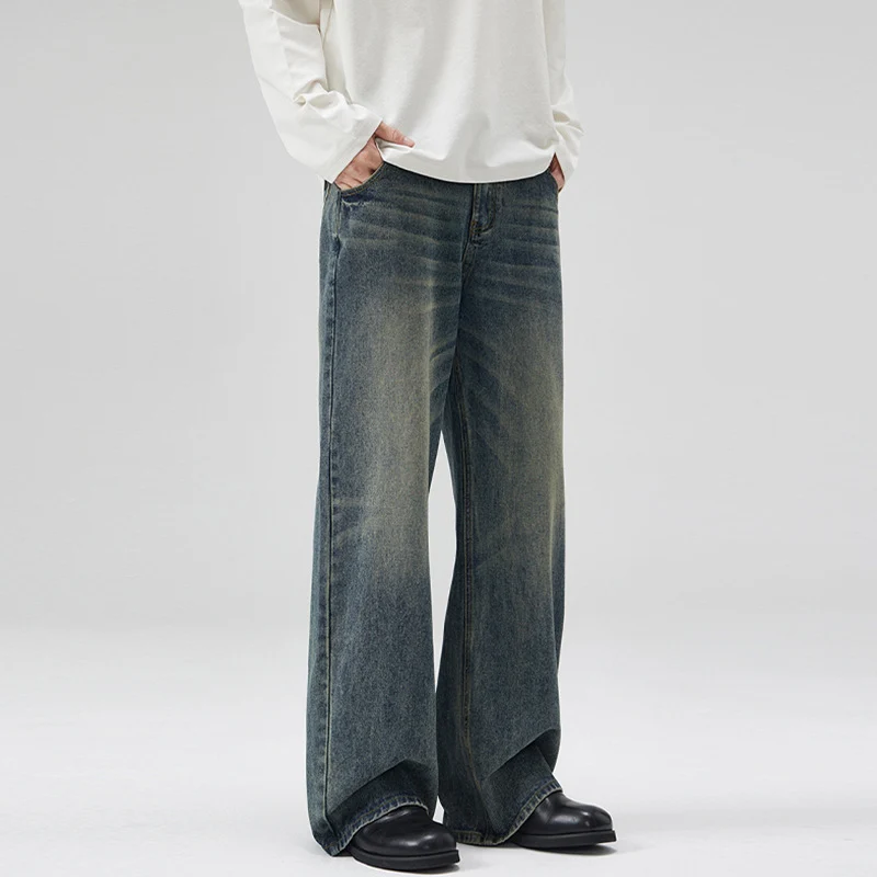 Herren Weite Denim-Jeans im Retro-Workwear-Look mit markanten Whisker- und Faltenakzenten Drune