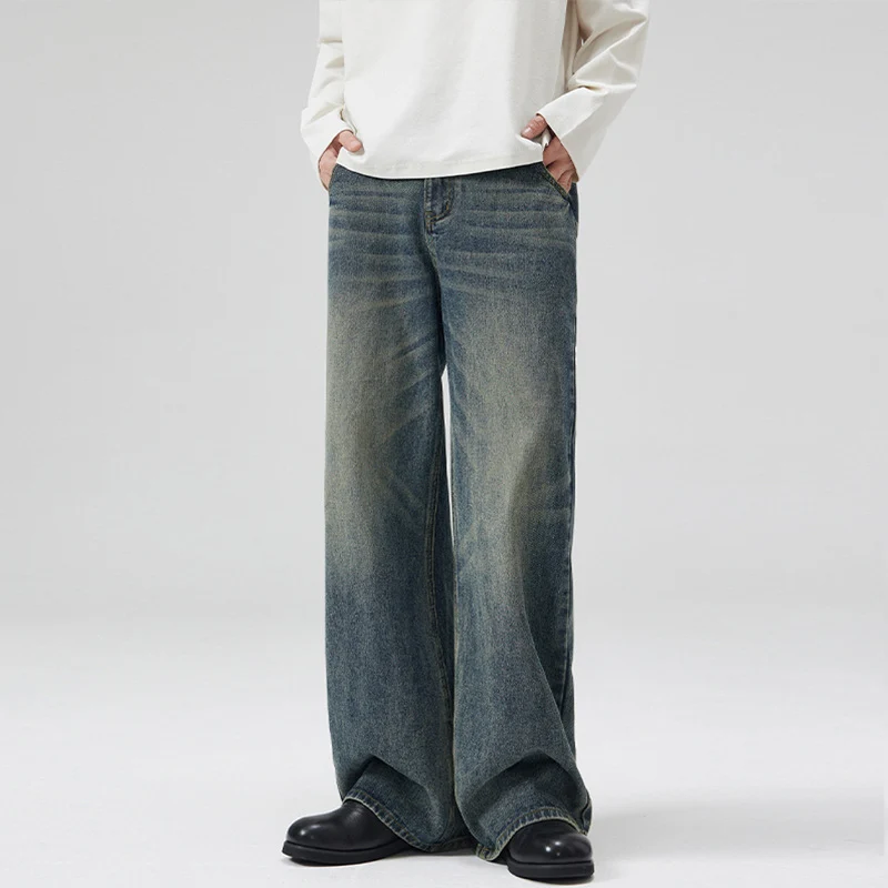 Herren Weite Denim-Jeans im Retro-Workwear-Look mit markanten Whisker- und Faltenakzenten Drune