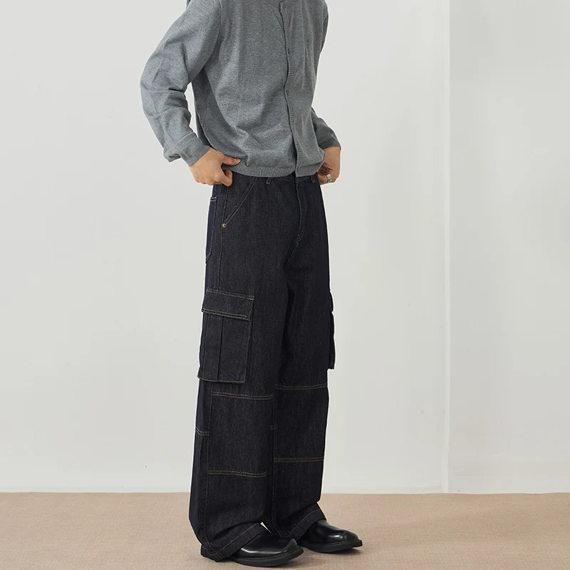 Herren Weite Denim-Cargo-Palazzohose mit Paneelnähten, Klappentaschen und rohem Finish Drune