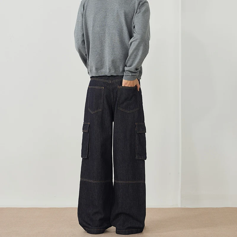 Herren Weite Denim-Cargo-Palazzohose mit Paneelnähten, Klappentaschen und rohem Finish Drune