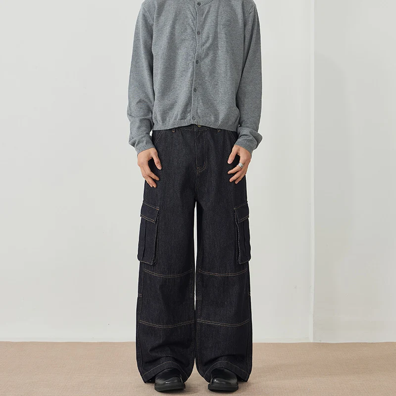 Herren Weite Denim-Cargo-Palazzohose mit Paneelnähten, Klappentaschen und rohem Finish Drune