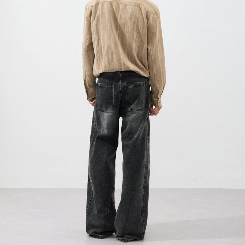 Herren Extraweite Skulpturale Denim‑Palazzohose mit Kniefalten und Teilungsnähten Drune