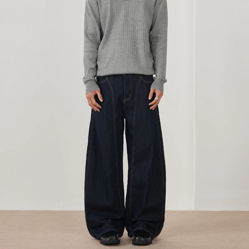 Herren Extraweite Denim-Palazzohose mit vertikalen Nahtpaneelen und bodenlanger Silhouette Drune