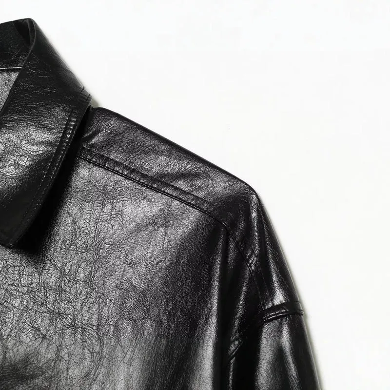 Damen Kurzjacke im Blusenstil aus veganer Lederoptik mit Brustklappen und tailliertem Saum Drune