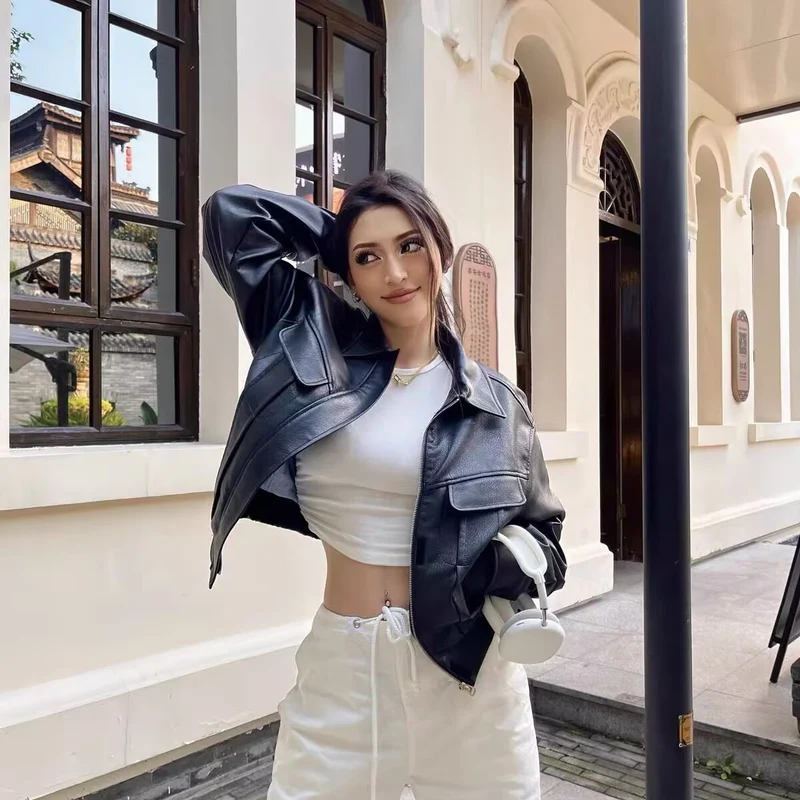 Damen Kurzjacke aus veganer Lederoptik im Cropped-Utility-Worker-Stil mit Pattentaschen Drune