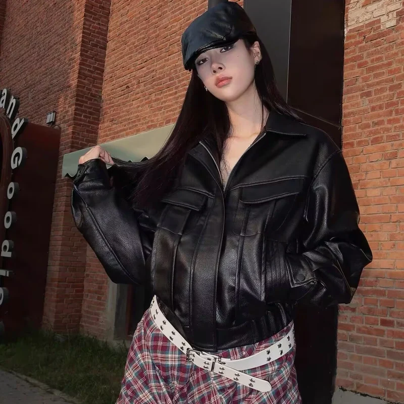Damen Kurzjacke aus veganer Lederoptik im Cropped-Utility-Worker-Stil mit Pattentaschen Drune