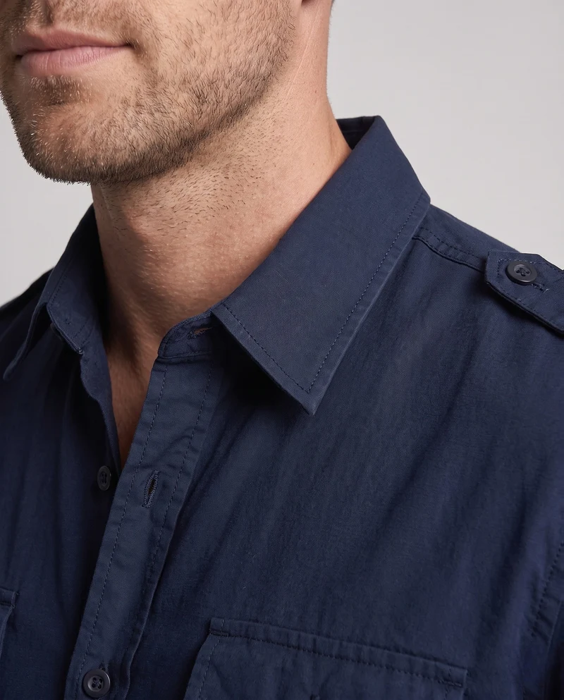 Herren Baumwoll-Übershirt im Feldstil mit Schulterklappen und Brusttaschen Drune